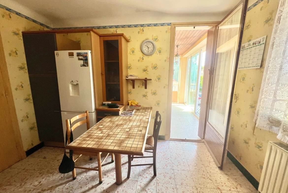 Maison familiale à Communay avec grand terrain et potentiel à moderniser 
