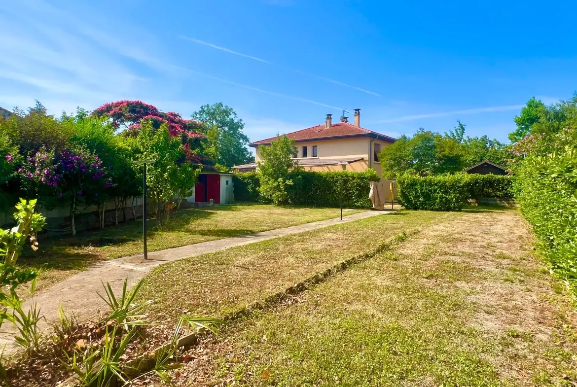 Maison familiale à Communay avec grand terrain et potentiel à moderniser 