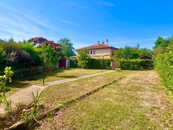 Maison familiale à Communay avec grand terrain et potentiel à moderniser
