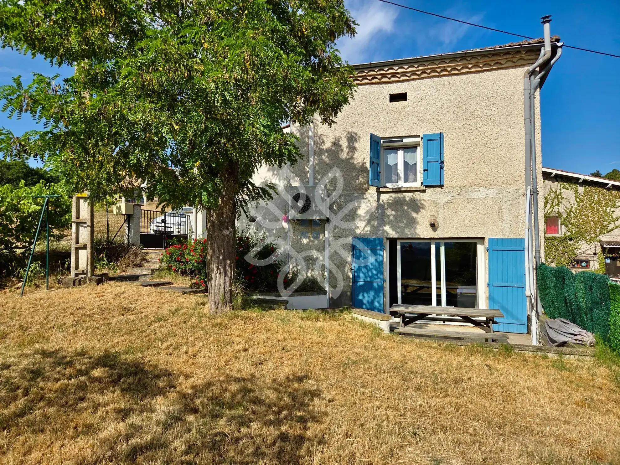 Achat maison de 75 m² avec terrain à Frugières le Pin, calme et confort 