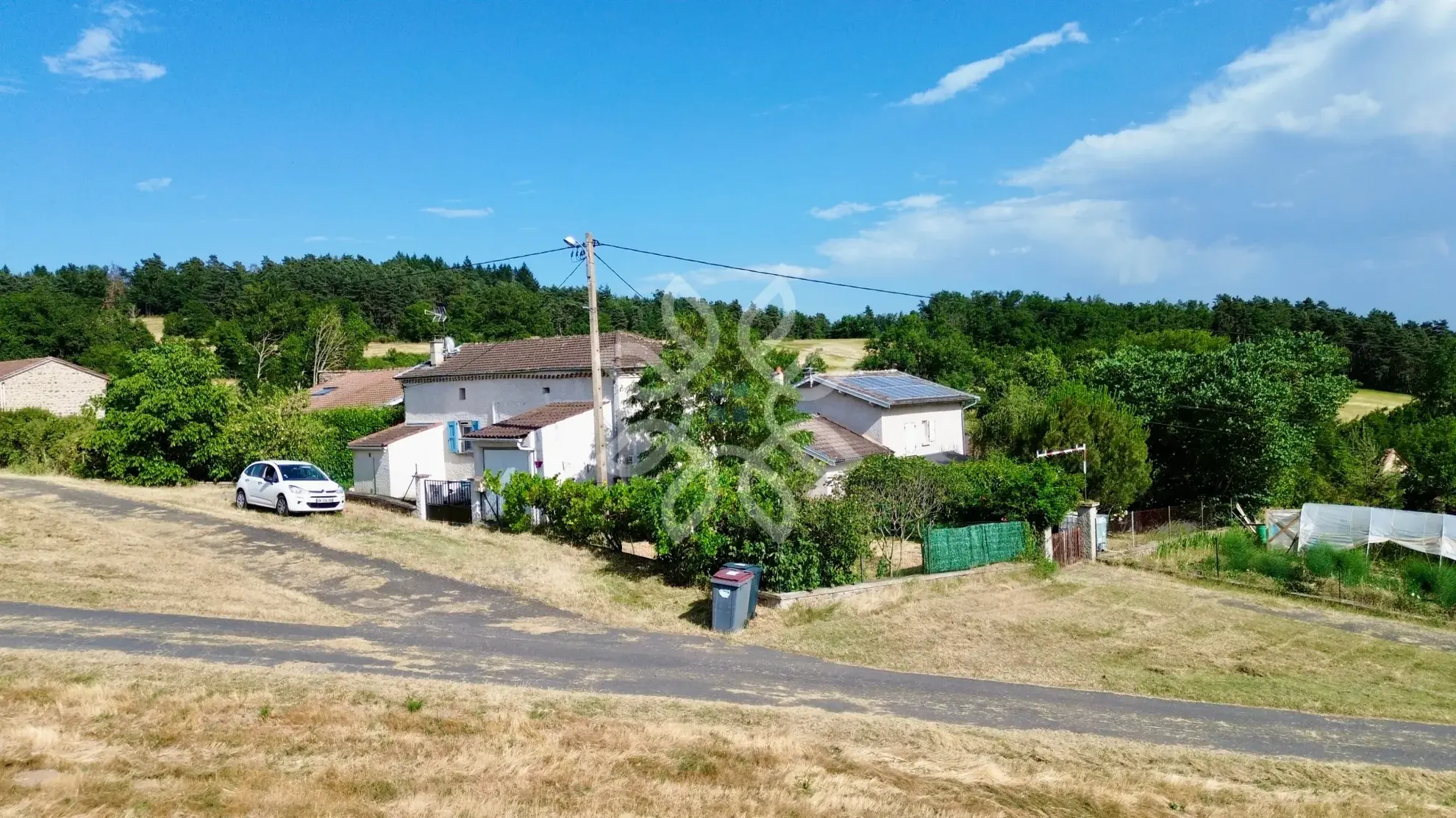 Achat maison de 75 m² avec terrain à Frugières le Pin, calme et confort 