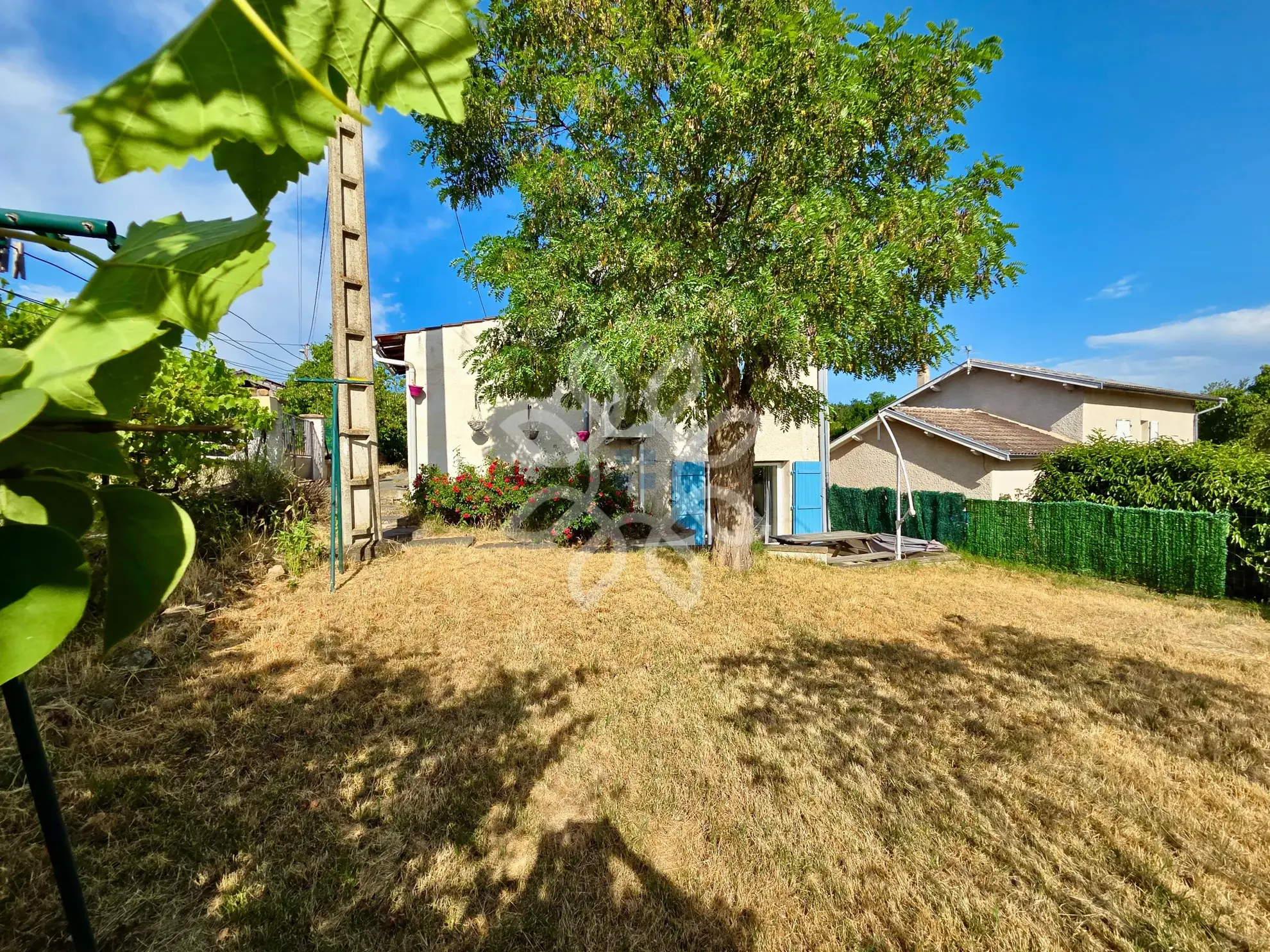 Achat maison de 75 m² avec terrain à Frugières le Pin, calme et confort 
