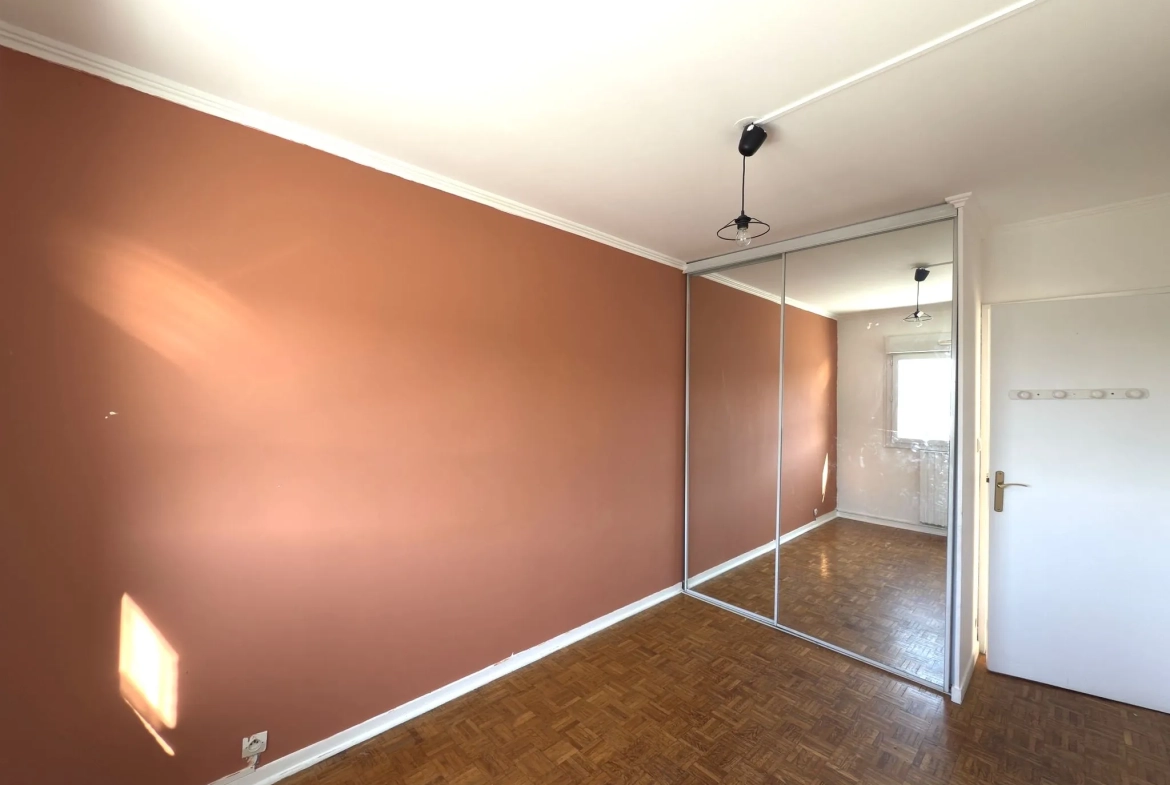 Appartement F4 rénové avec balcon et garage à Montreynaud, Saint-Étienne 