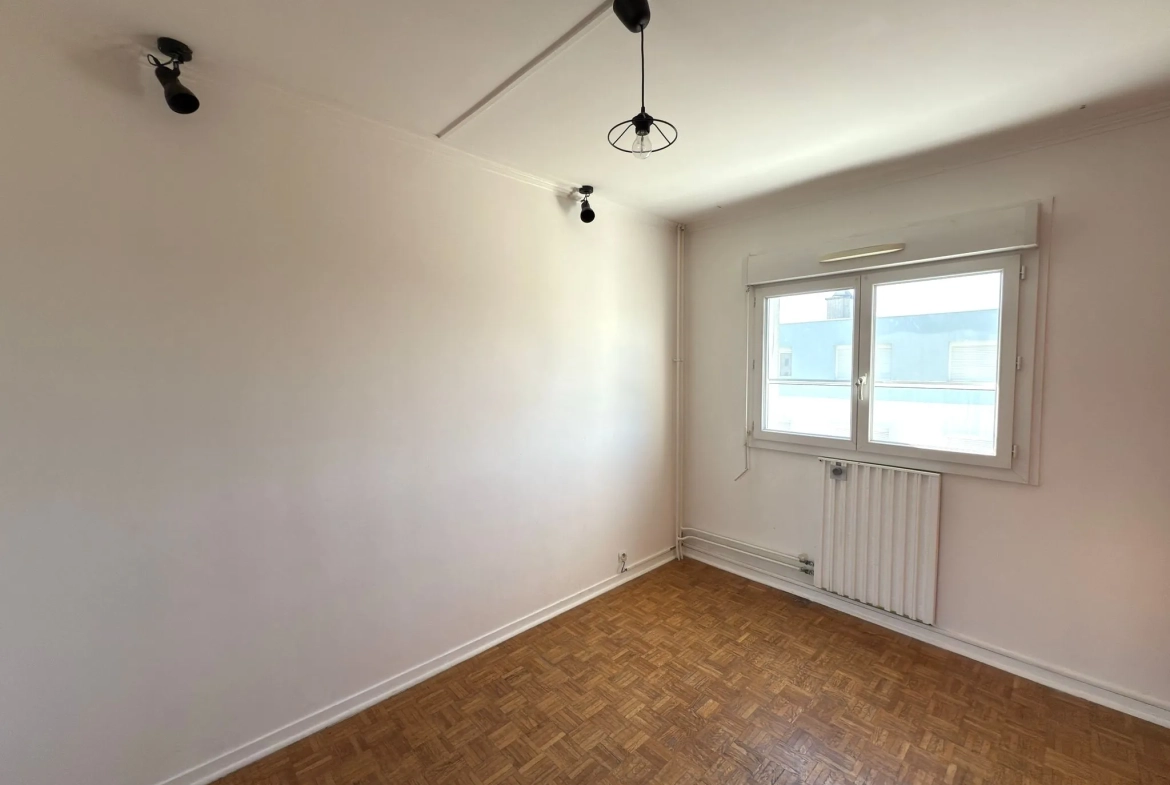 Appartement F4 rénové avec balcon et garage à Montreynaud, Saint-Étienne 