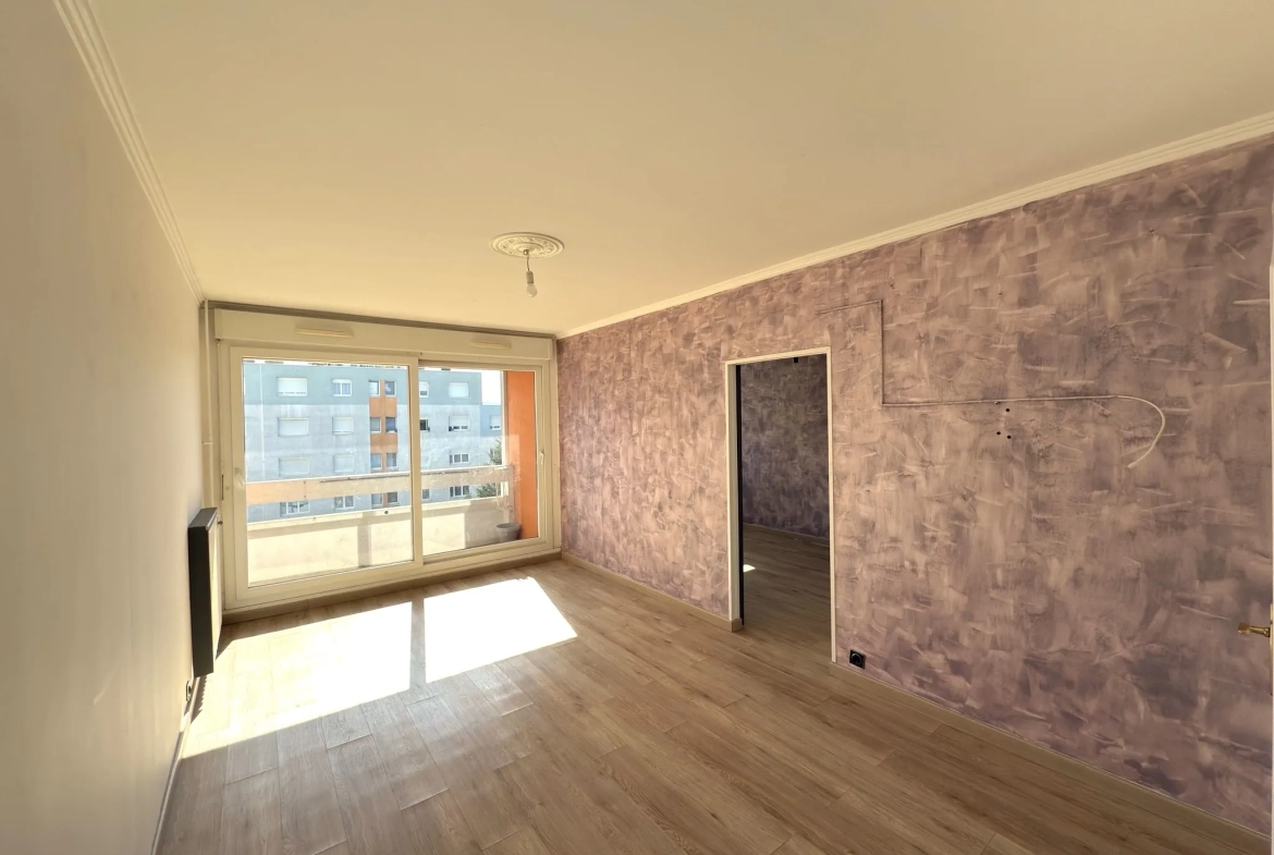 Appartement F4 rénové avec balcon et garage à Montreynaud, Saint-Étienne 