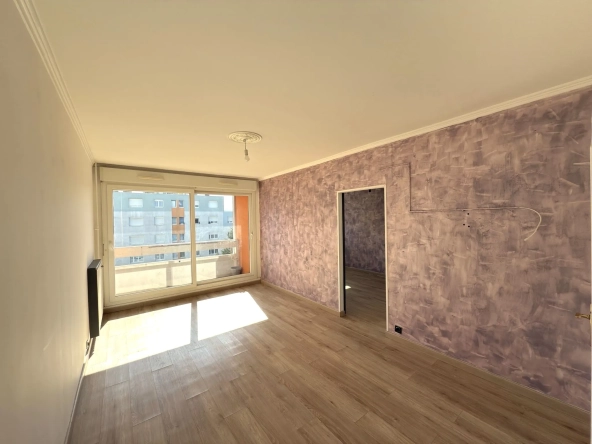 Appartement F4 rénové avec balcon et garage à Montreynaud, Saint-Étienne