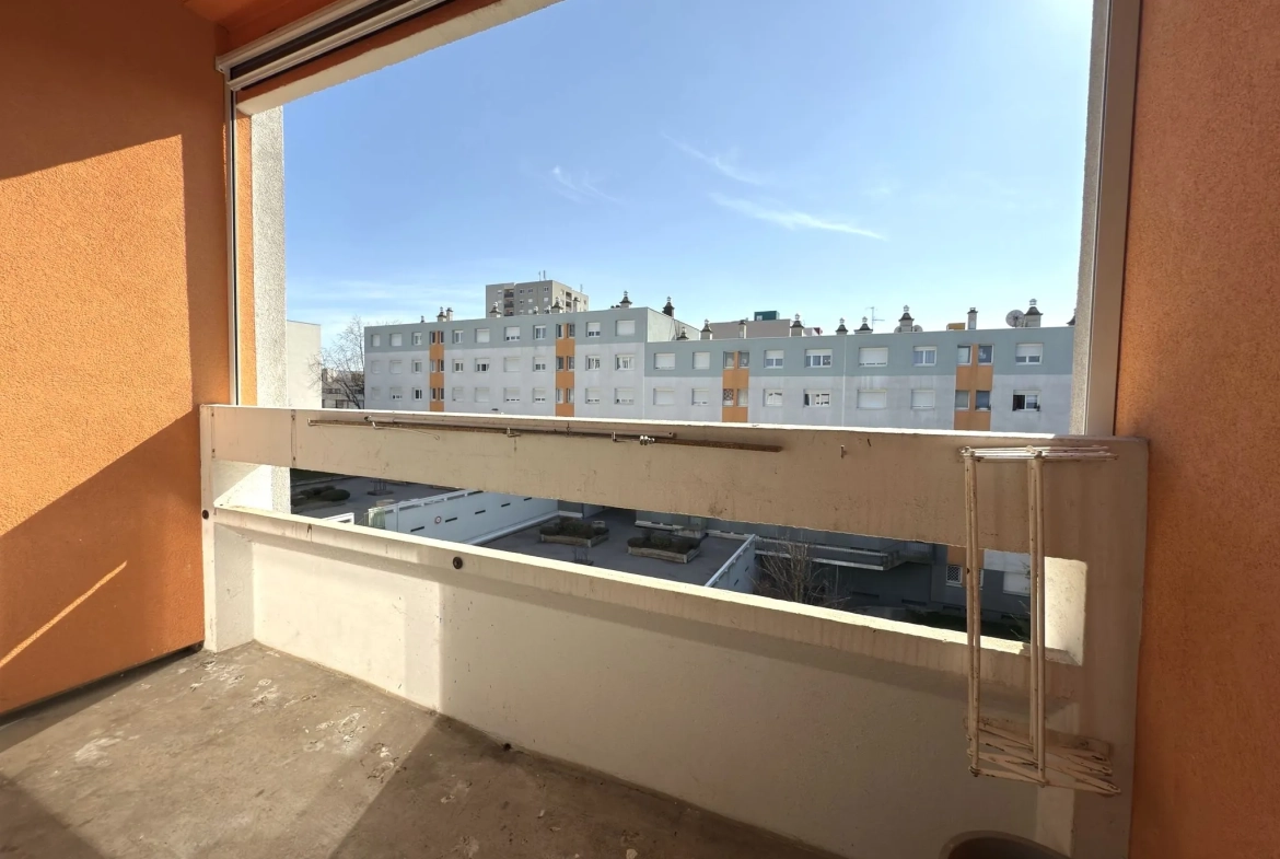 Appartement F4 rénové avec balcon et garage à Montreynaud, Saint-Étienne 