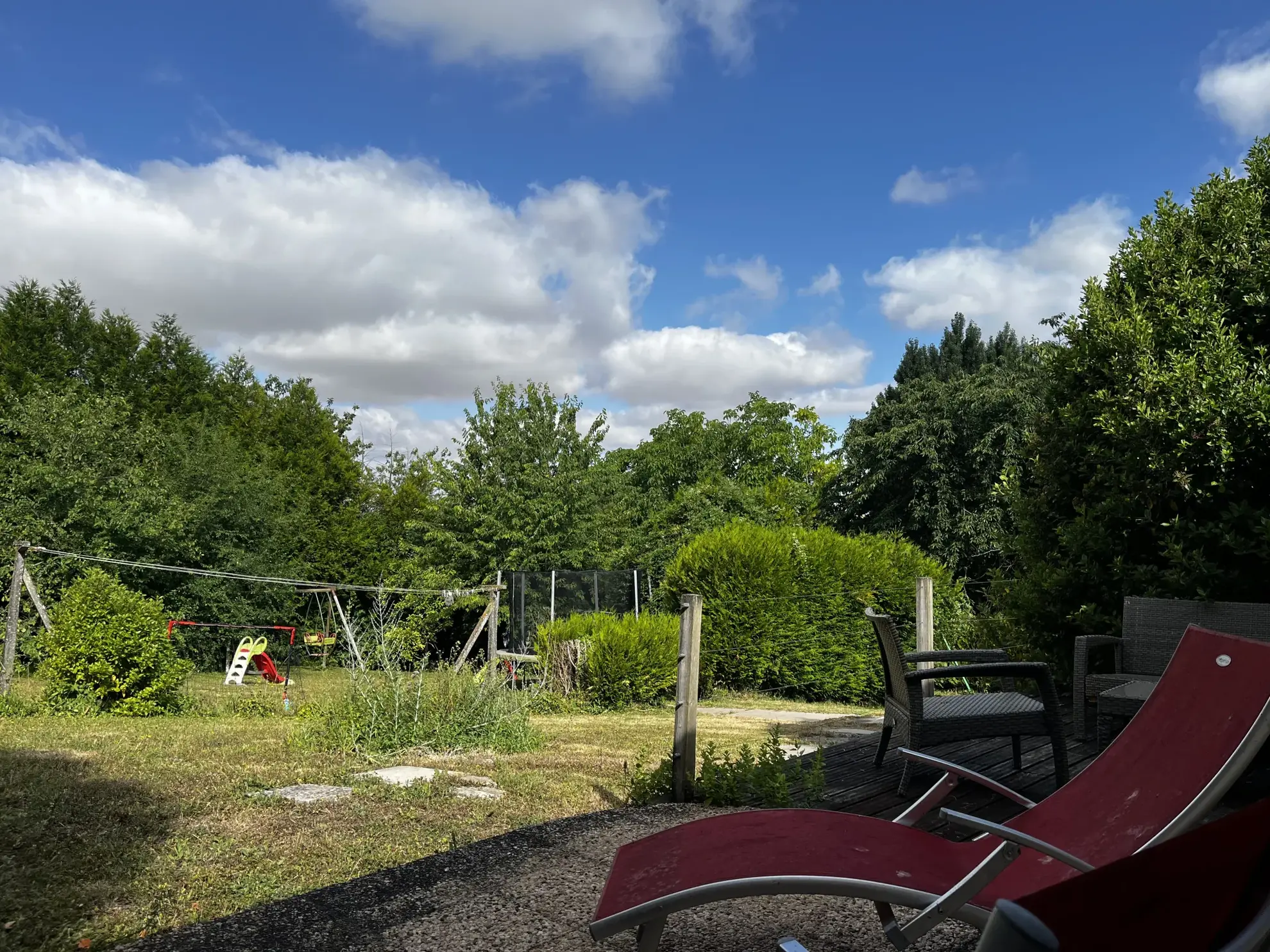 A vendre pavillon à Mirebeau avec grand jardin et suite parentale, récent et bien équipé 