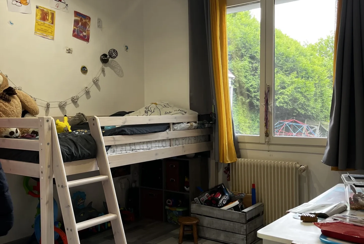 A vendre pavillon à Mirebeau avec grand jardin et suite parentale, récent et bien équipé 