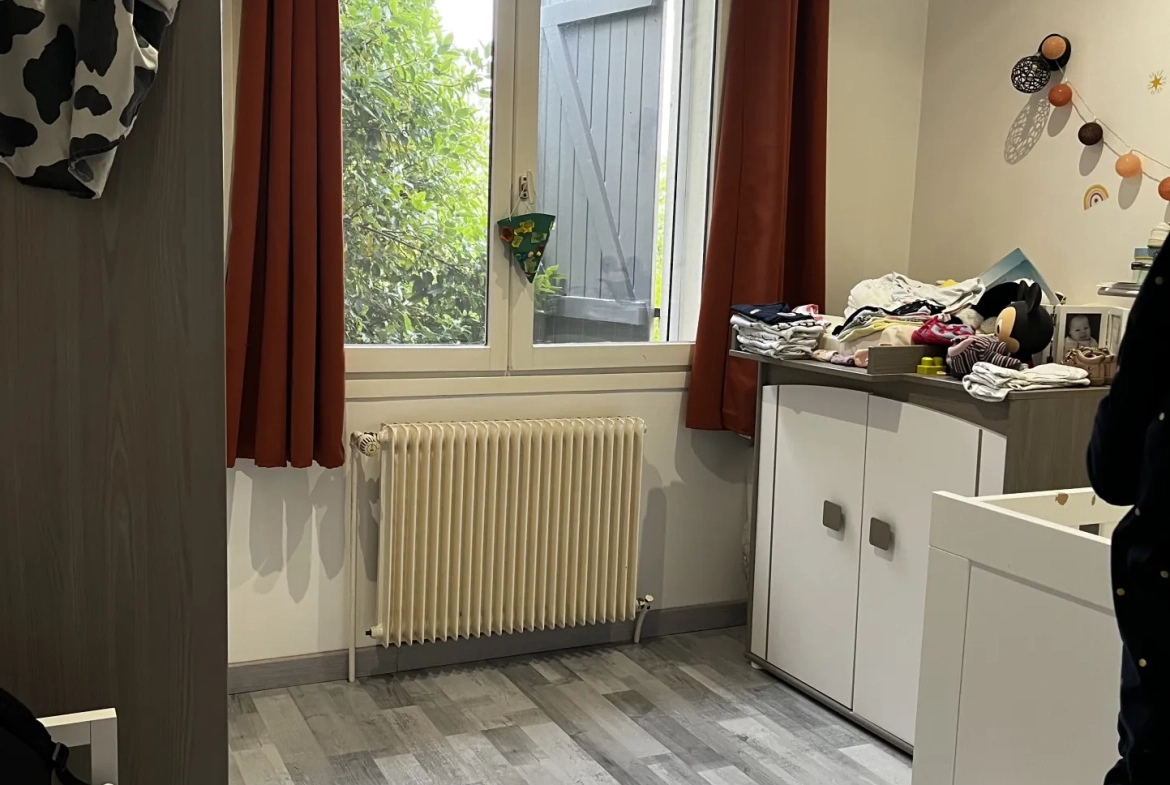 A vendre pavillon à Mirebeau avec grand jardin et suite parentale, récent et bien équipé 