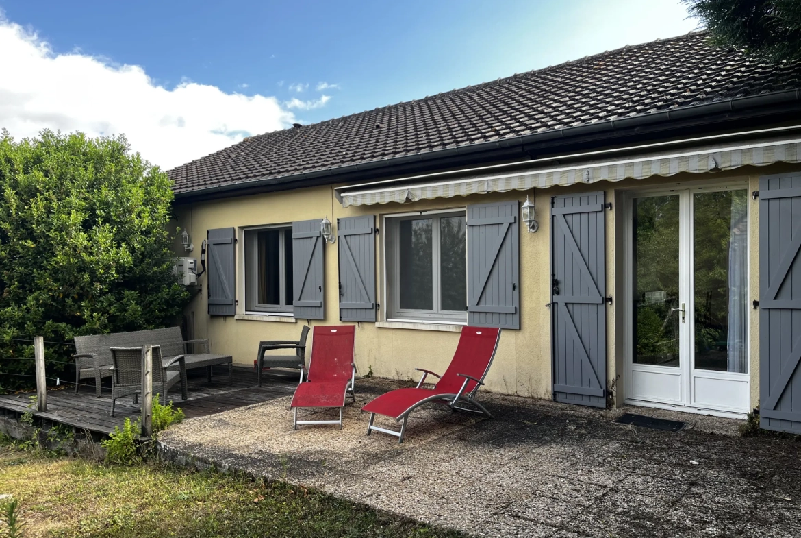 A vendre pavillon à Mirebeau avec grand jardin et suite parentale, récent et bien équipé 