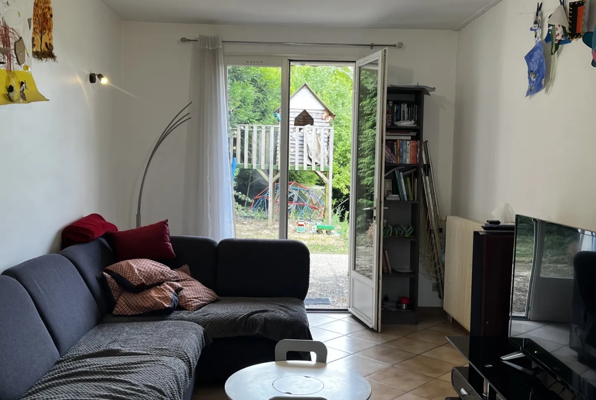 A vendre pavillon à Mirebeau avec grand jardin et suite parentale, récent et bien équipé 