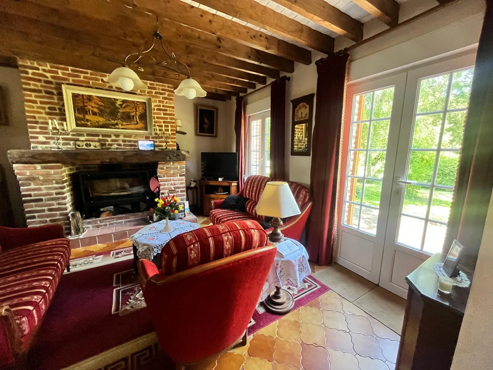 Belle maison à Colonfay avec grand jardin et confort moderne en vente 