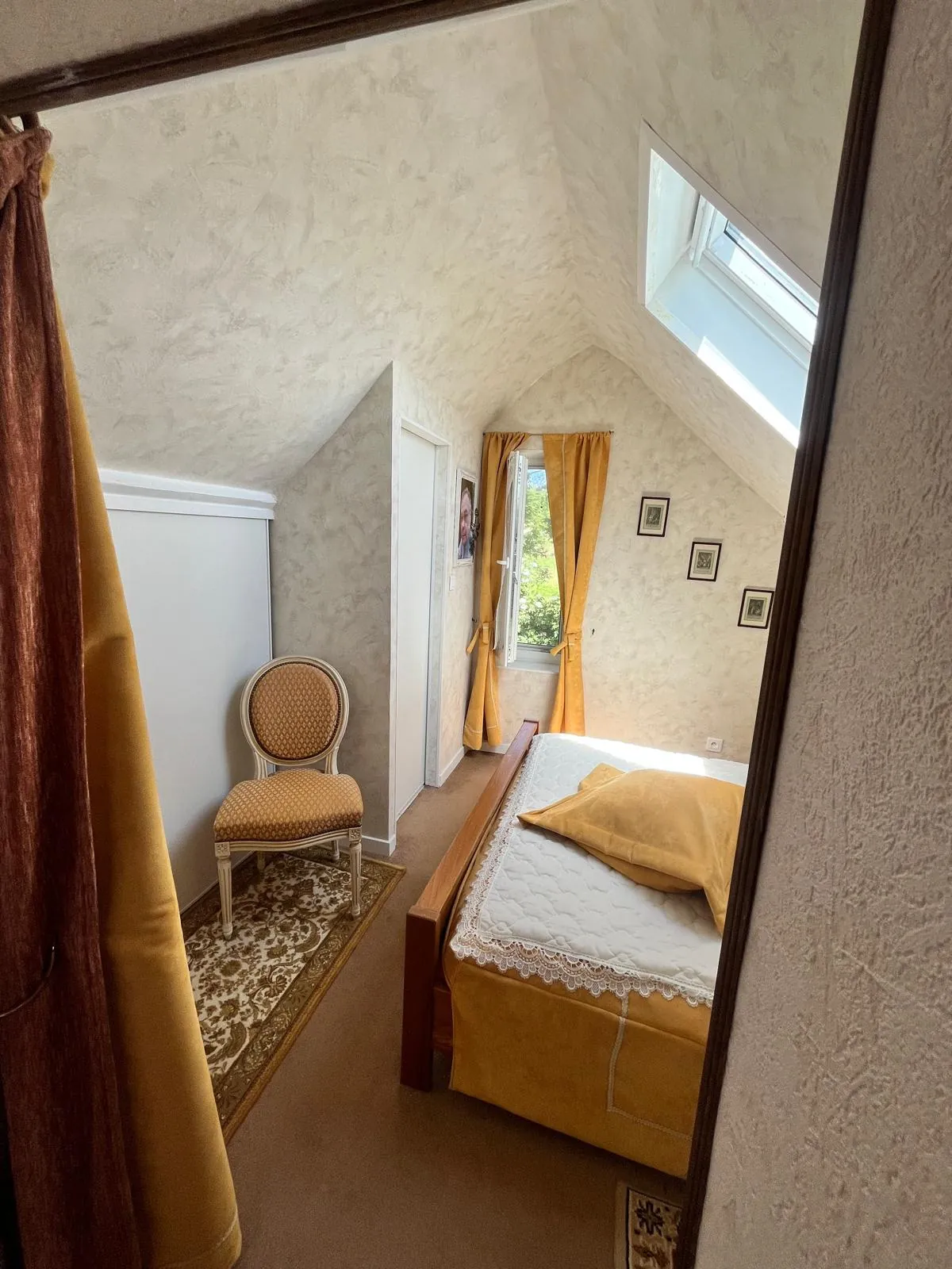 Belle maison à Colonfay avec grand jardin et confort moderne en vente 