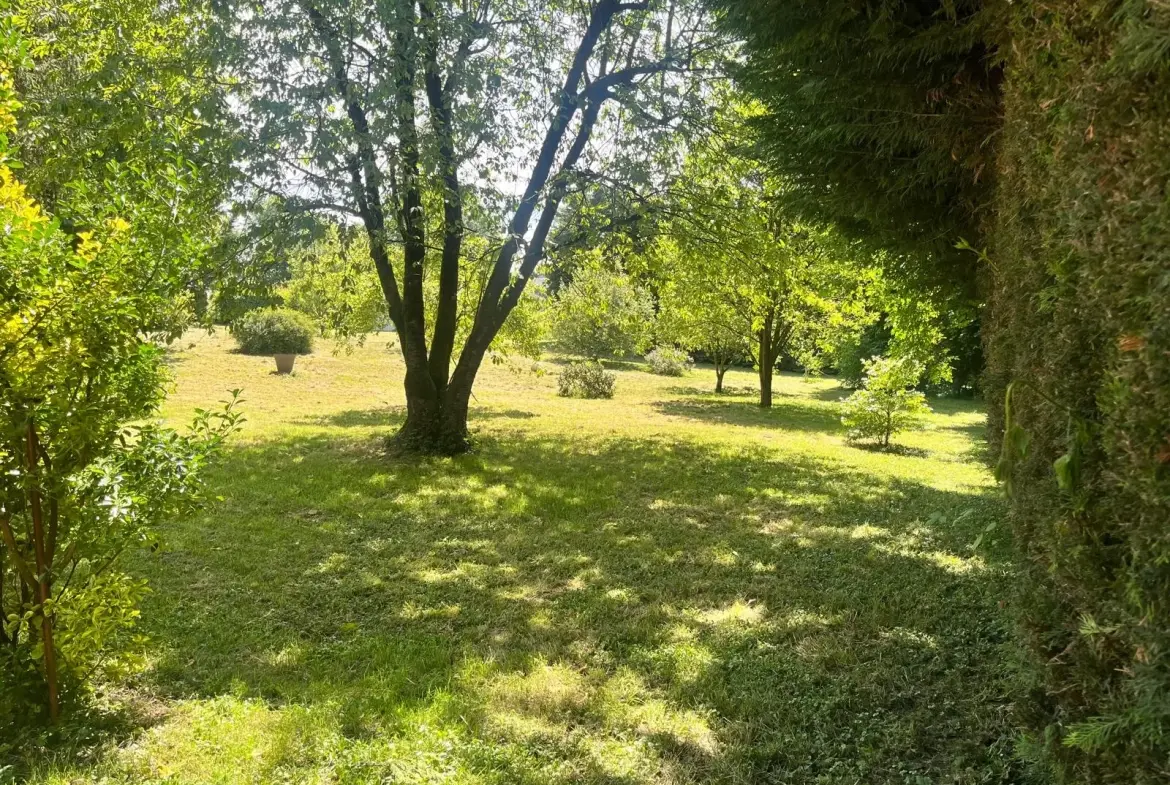 Belle maison à Colonfay avec grand jardin et confort moderne en vente 