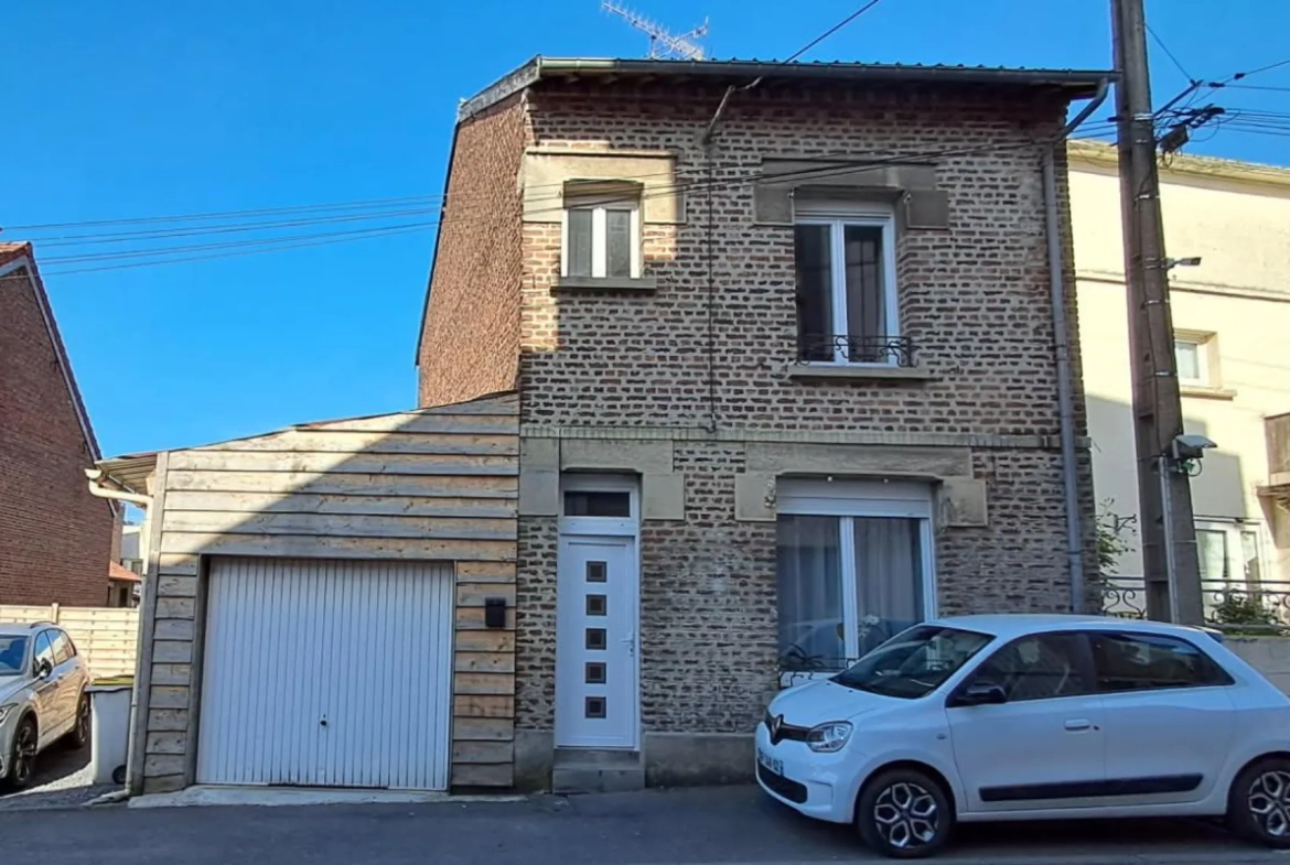 Maison rénovée avec jardin, garage et 3 chambres à Bohain proche Fresnoy-le-Grand 