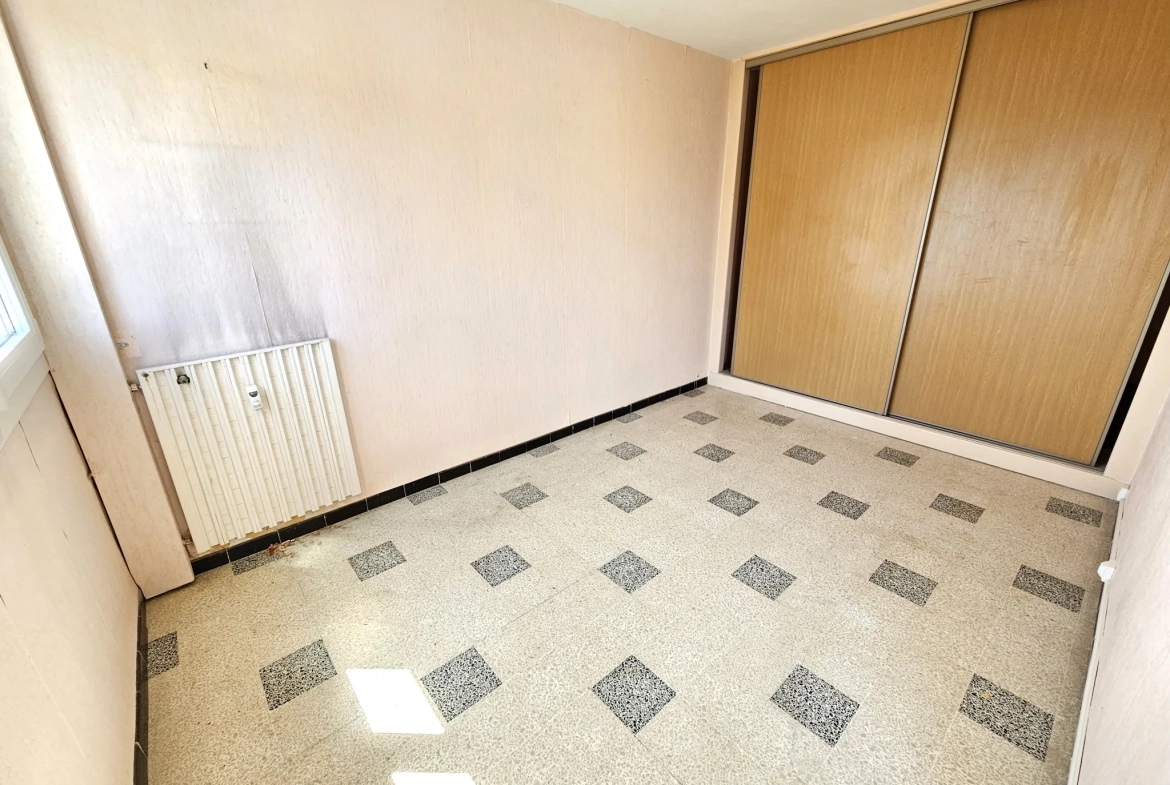 Bel appartement T3/T4 de 70 m² à Hyères avec cave et parkings sécurisés 