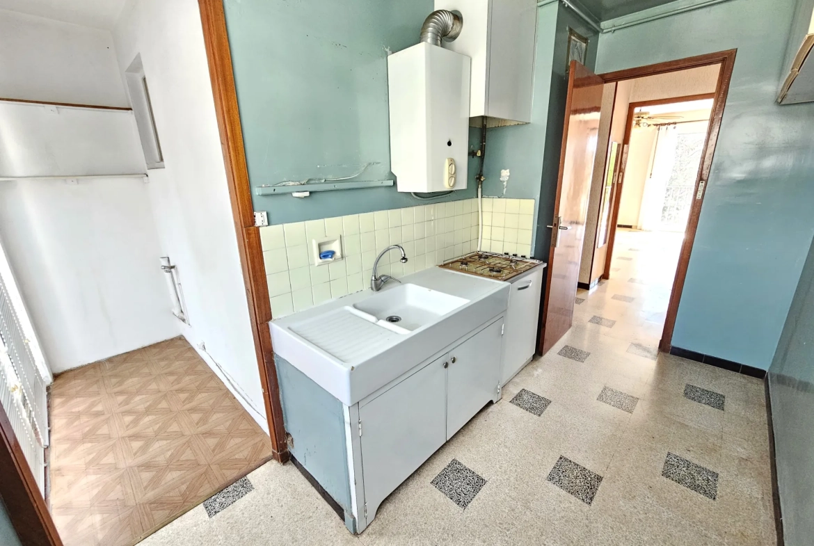 Bel appartement T3/T4 de 70 m² à Hyères avec cave et parkings sécurisés 