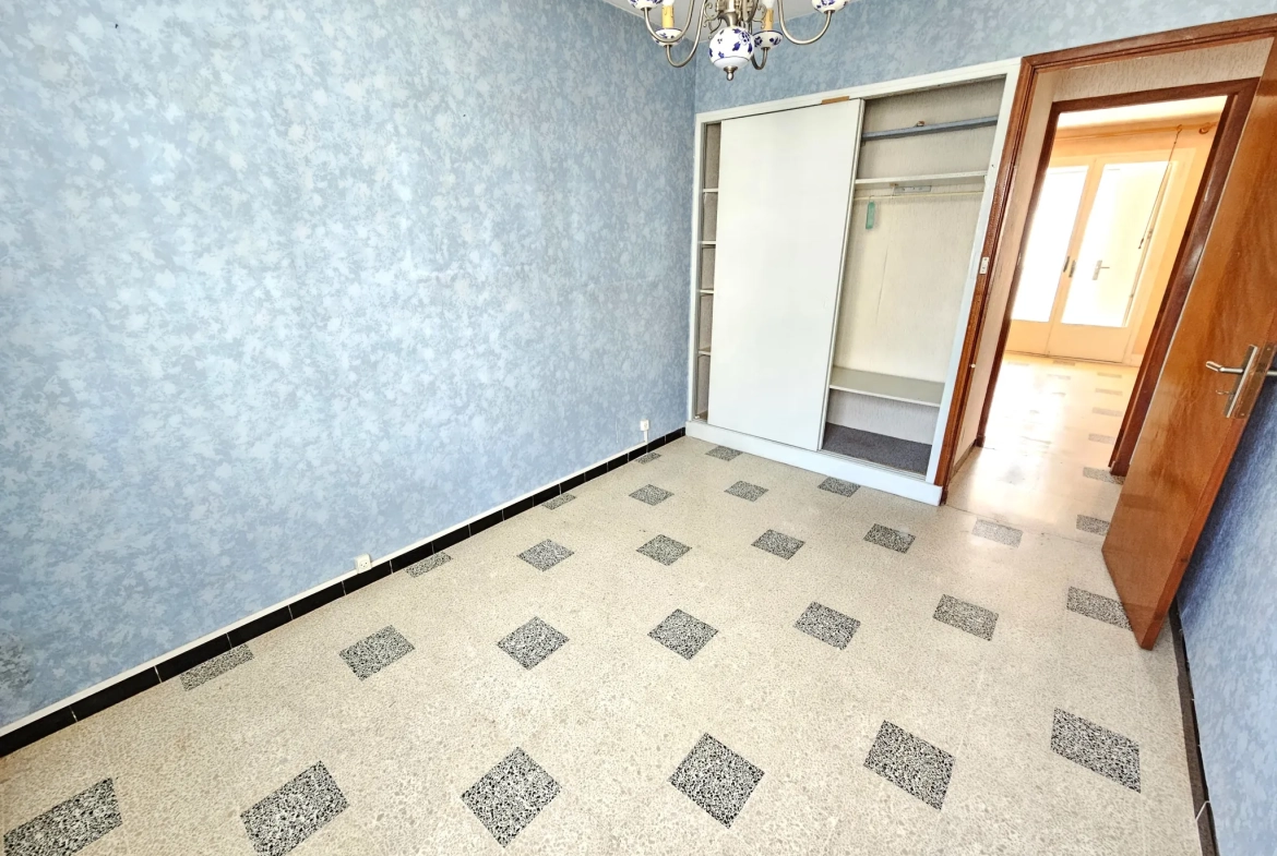 Bel appartement T3/T4 de 70 m² à Hyères avec cave et parkings sécurisés 