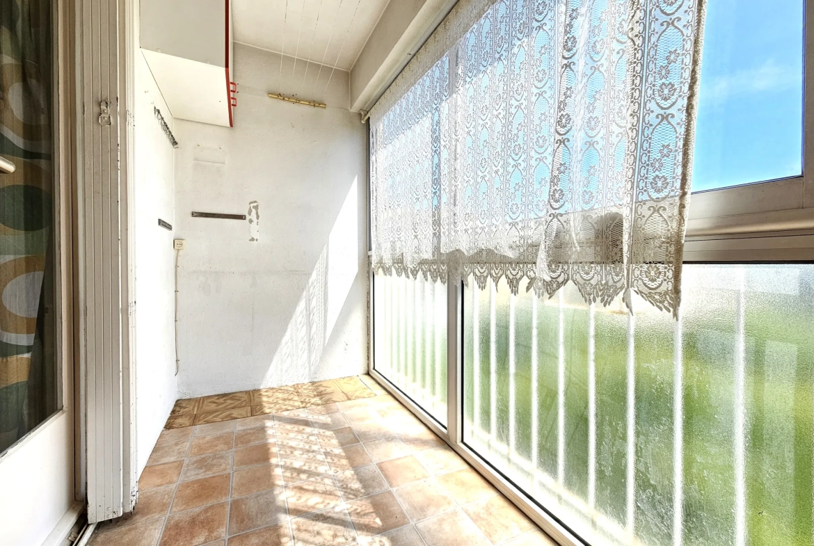 Bel appartement T3/T4 de 70 m² à Hyères avec cave et parkings sécurisés 