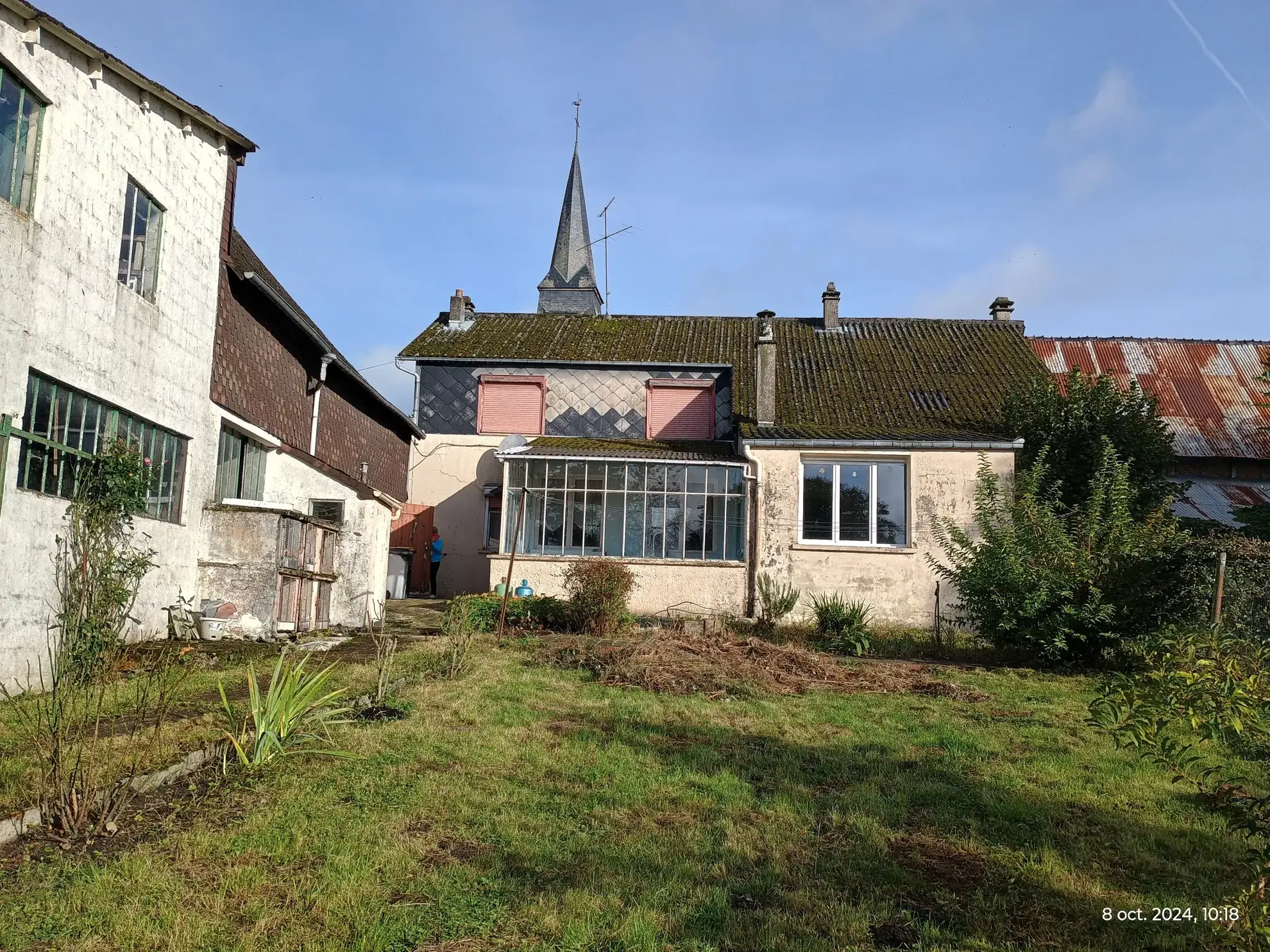 Maison de village à Gergny (02) à rénover avec grand terrain et potentiel touristique 