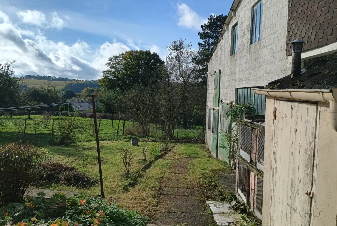 Maison de village à Gergny (02) à rénover avec grand terrain et potentiel touristique 