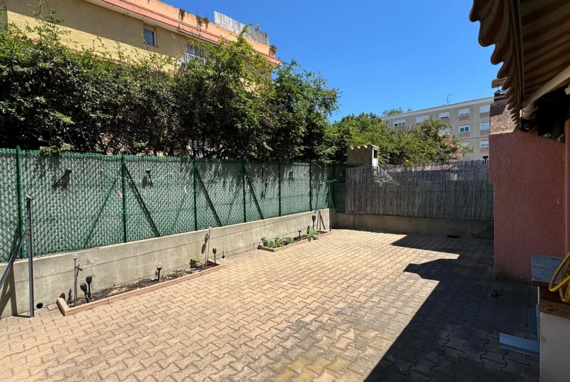 Maison 2 Faces avec 3 Chambres, Garage et Terrasse à Perpignan 