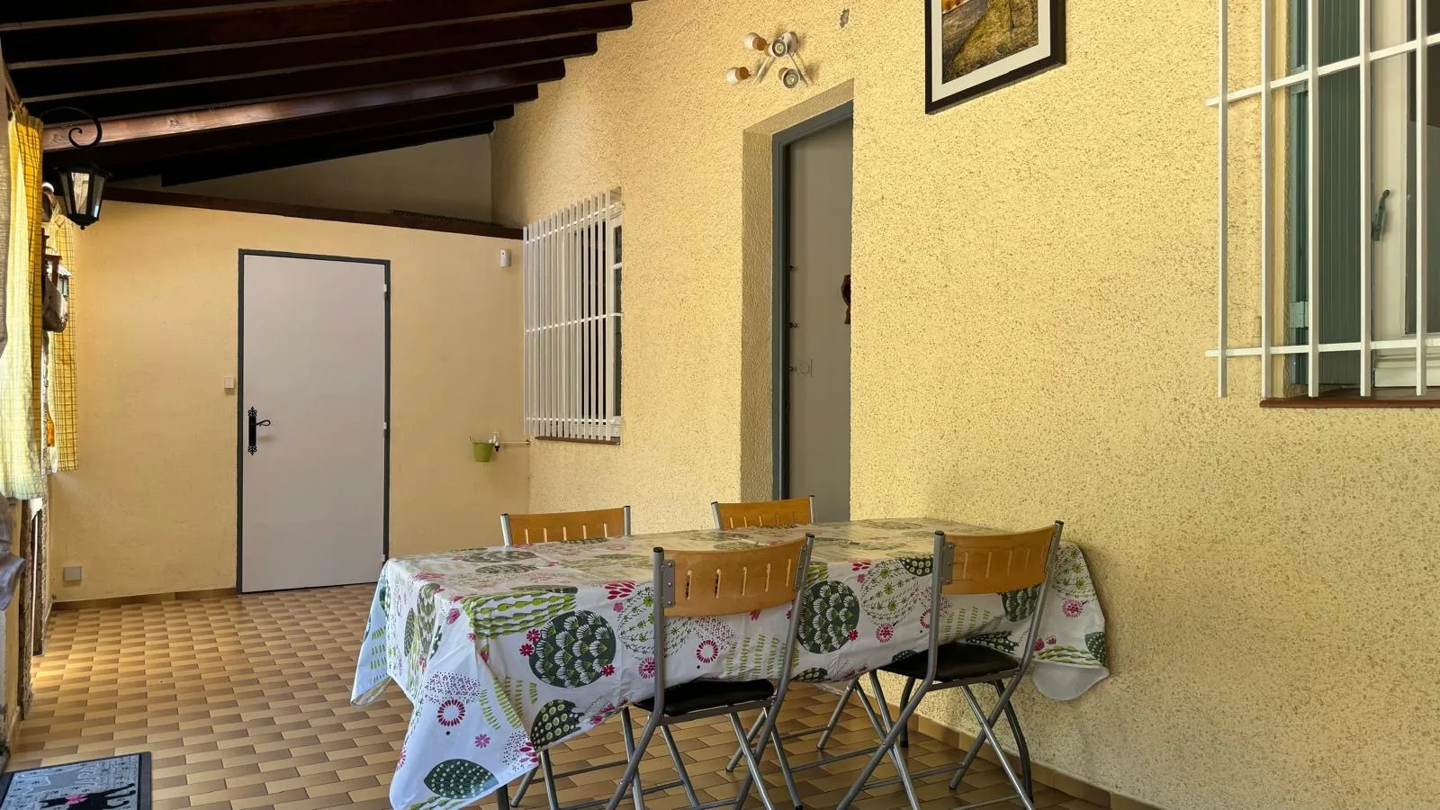 Maison 2 Faces avec 3 Chambres, Garage et Terrasse à Perpignan 