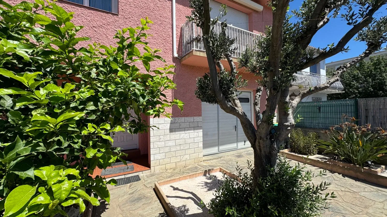 Maison 2 Faces avec 3 Chambres, Garage et Terrasse à Perpignan 