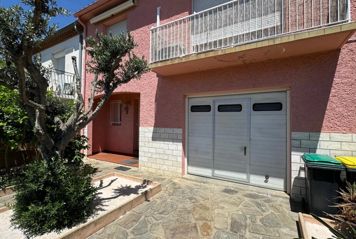 Maison 2 Faces avec 3 Chambres, Garage et Terrasse à Perpignan 