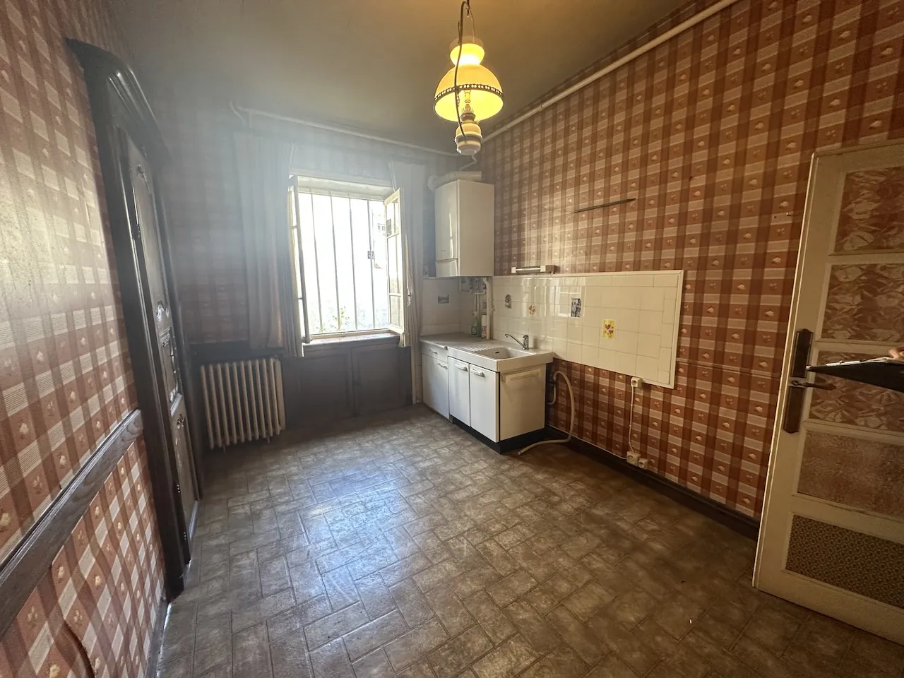 Maison de ville à vendre à Marcigny - Rénovation avec potentiel, 3 chambres, chauffage gaz 