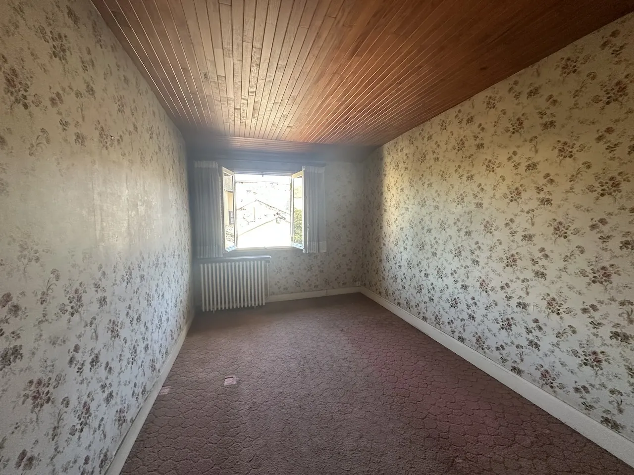 Maison de ville à vendre à Marcigny - Rénovation avec potentiel, 3 chambres, chauffage gaz 