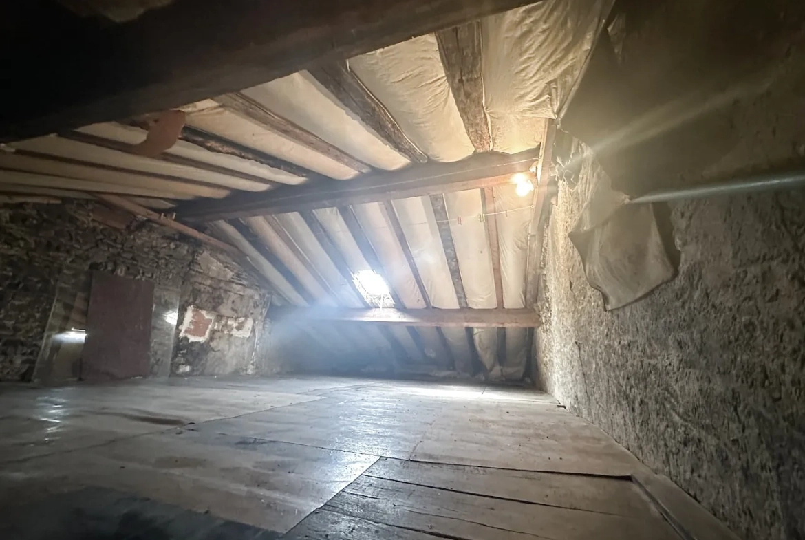 Maison de ville à vendre à Marcigny - Rénovation avec potentiel, 3 chambres, chauffage gaz 
