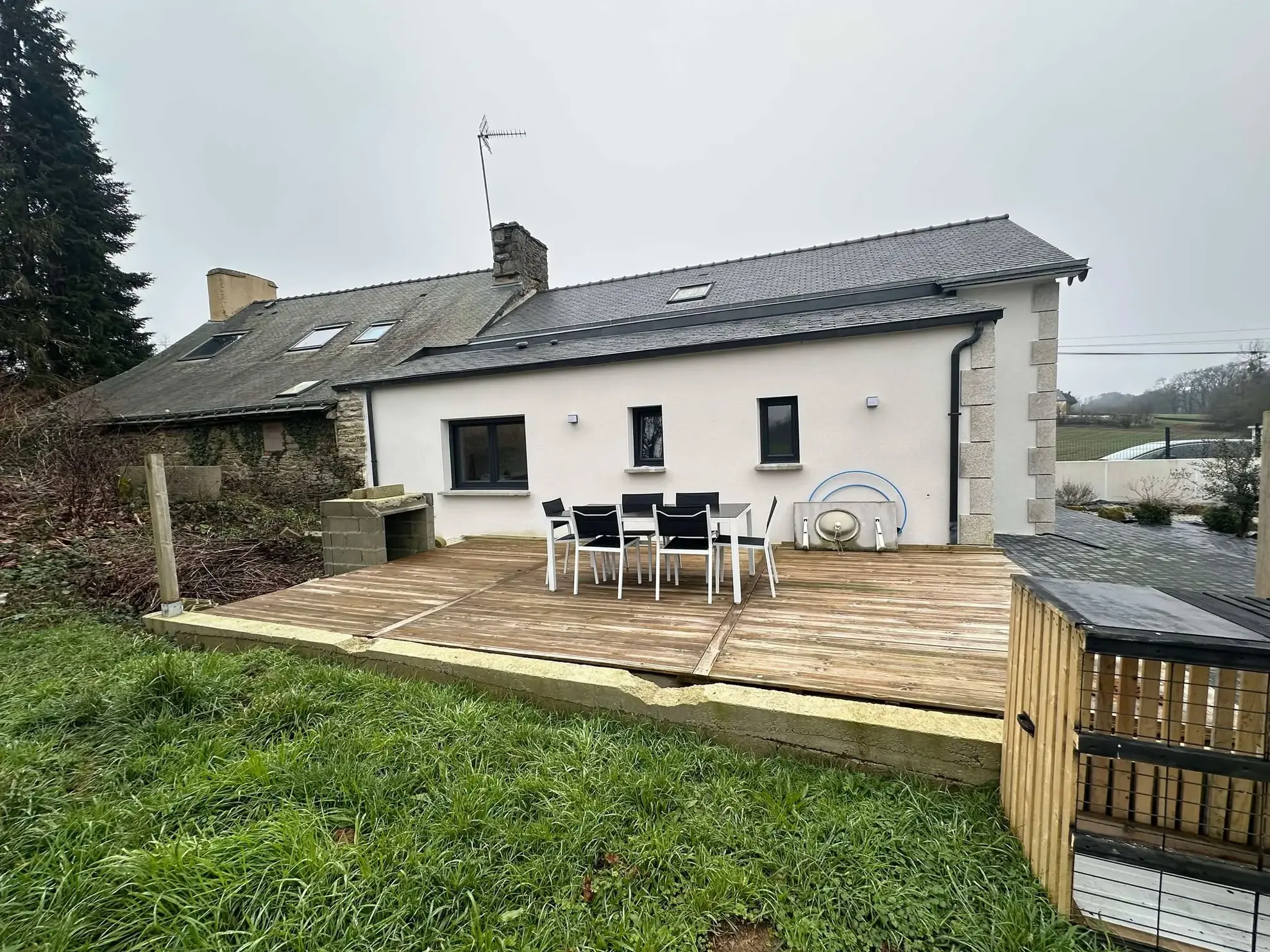 Maison à vendre à Moréac - 2 chambres, terrasse, terrain 1839 m² 