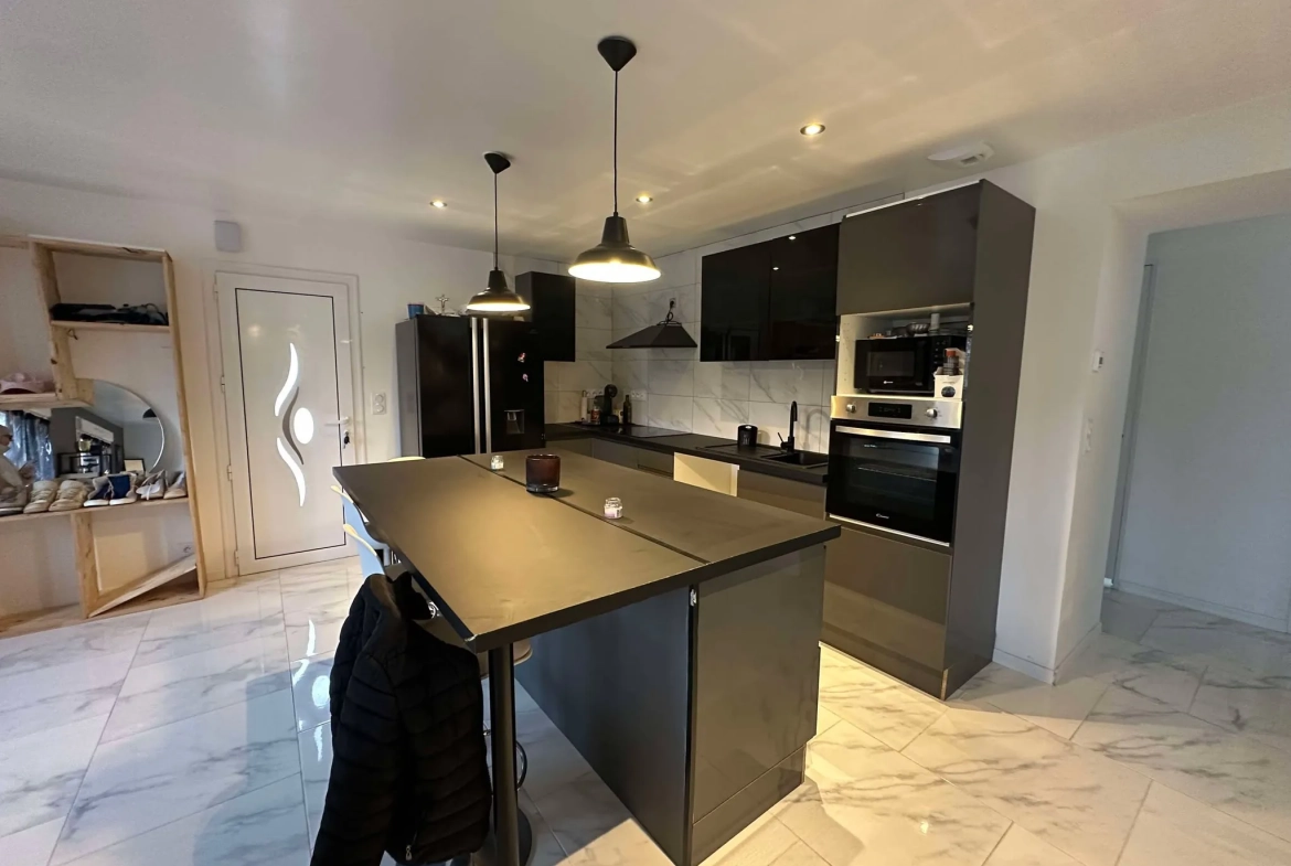 Maison à vendre à Moréac - 2 chambres, terrasse, terrain 1839 m² 