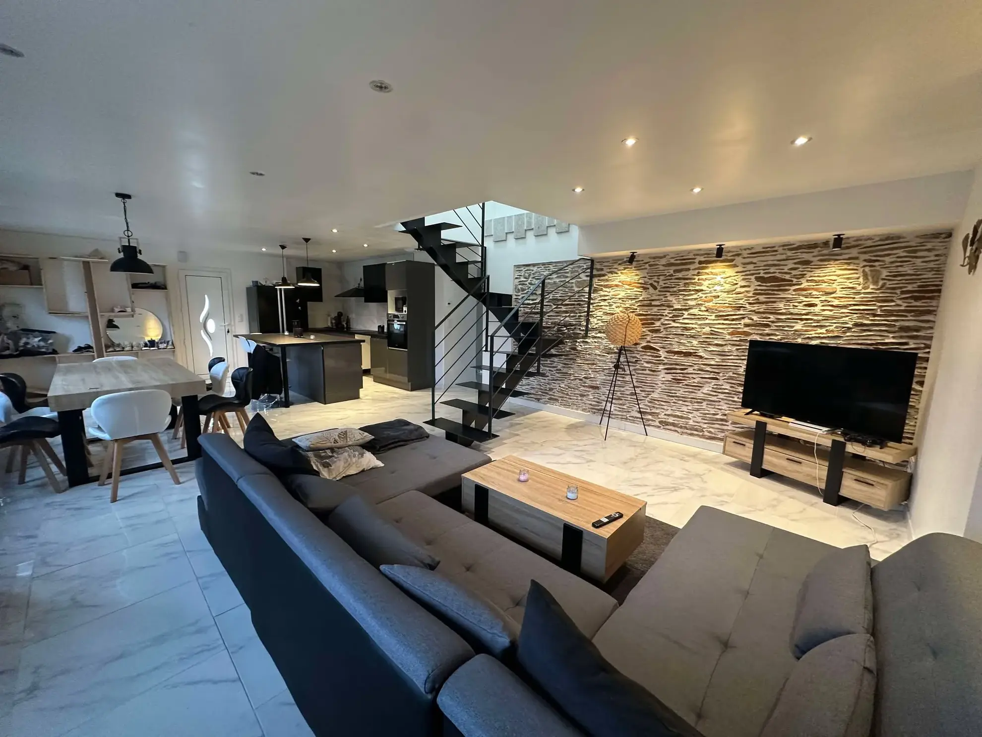 Maison à vendre à Moréac - 2 chambres, terrasse, terrain 1839 m² 
