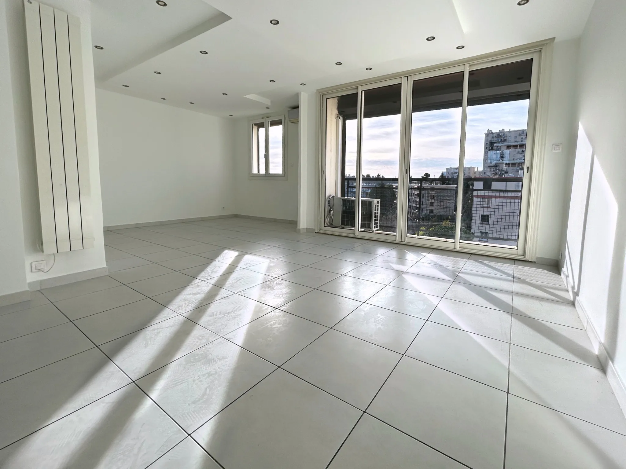 Vente appartement T3 de 64,92 m² avec balcon à Marseille Bon-Secours 