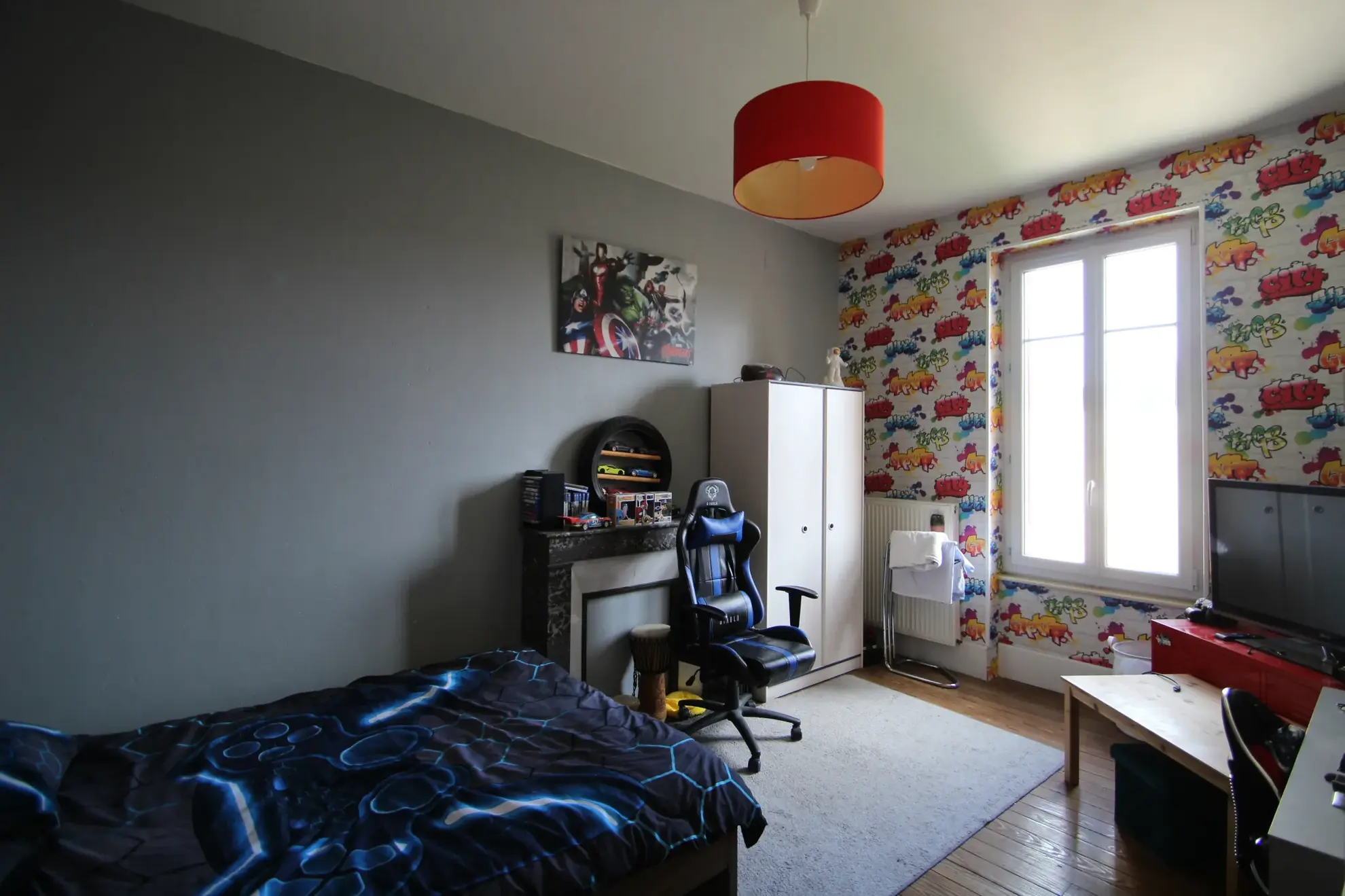 Immeuble mixte de 326 m² avec appartements, local professionnel et garages au Mayet de Montagne 