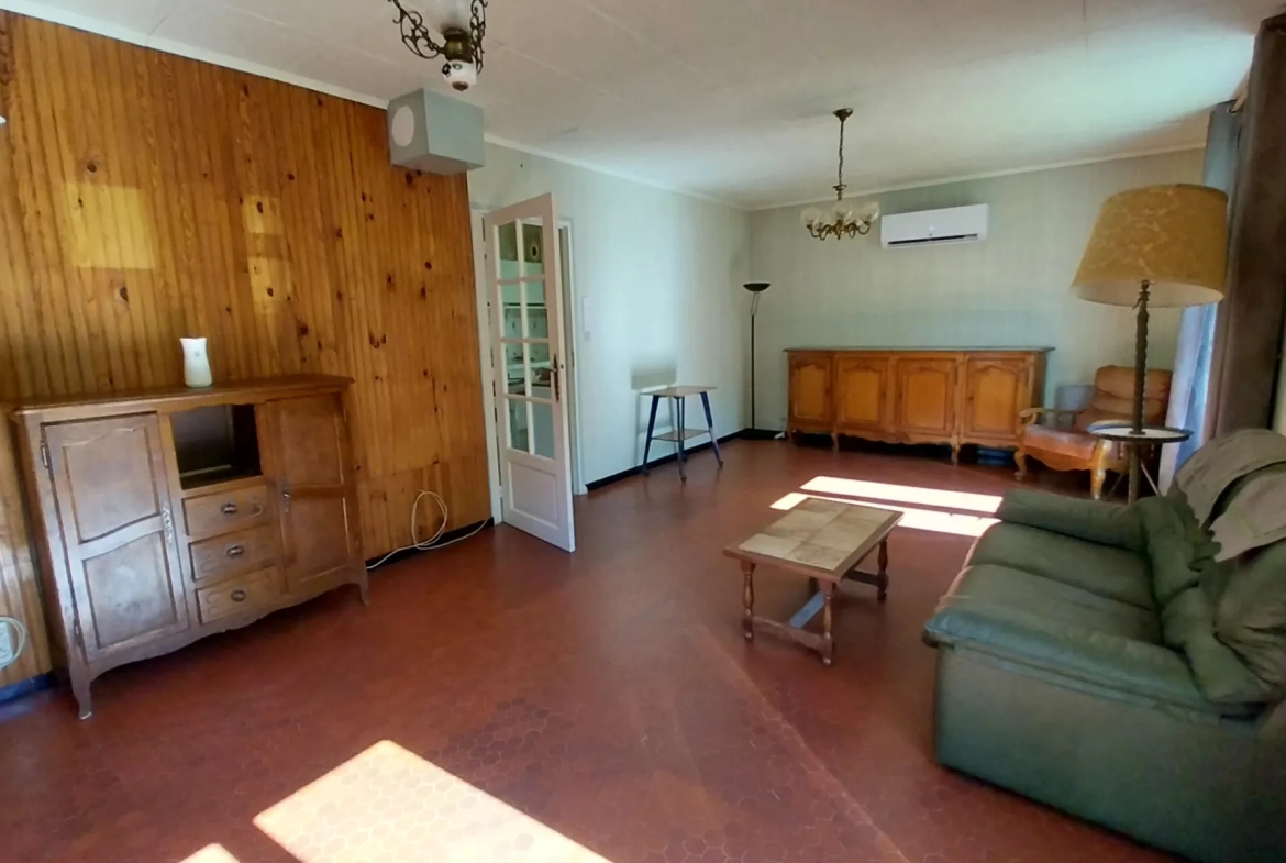 Maison de plain-pied avec 4 chambres, garage et terrasse à Segonzac 