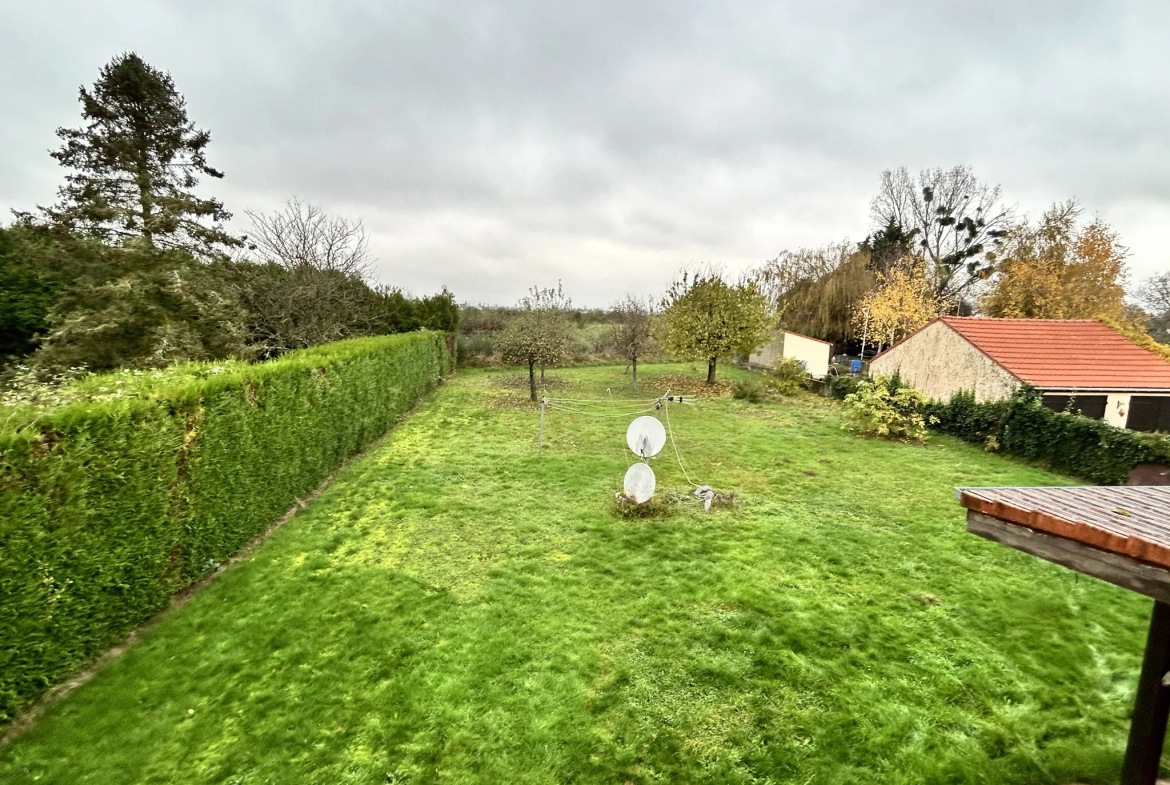 Belle maison à Augny avec grand terrain et terrasse, idéalement située 