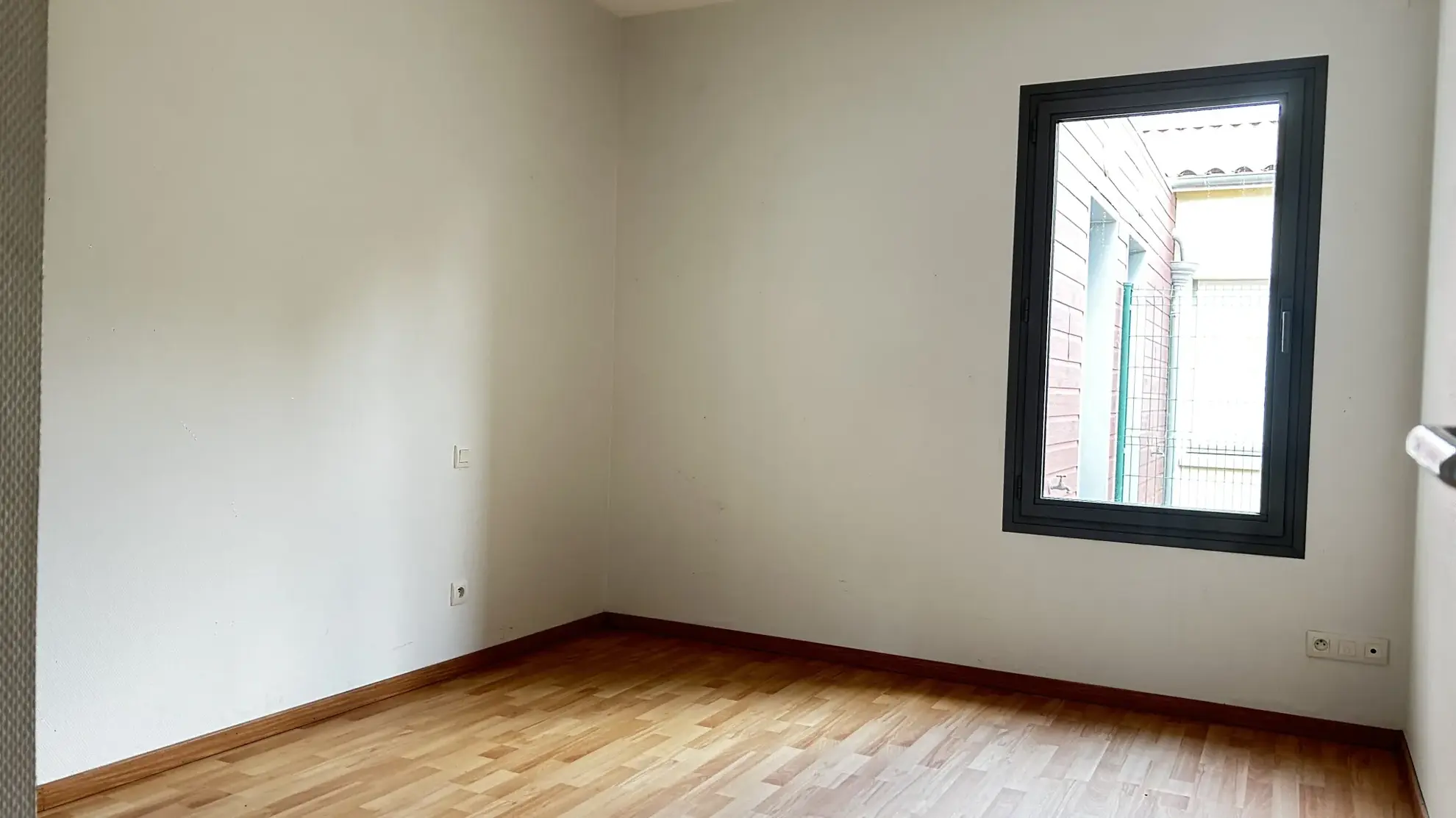 Maison de plain-pied à Coulon, 3 chambres, jardin clos, garage, environnement calme 