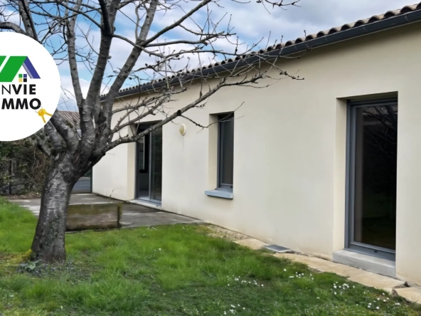 Maison de plain-pied à Coulon, 3 chambres, jardin clos, garage, environnement calme