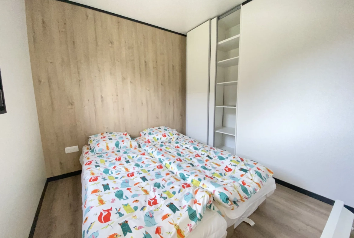 Maison écologique de 45 m² dans résidence de loisir à Manteyer 