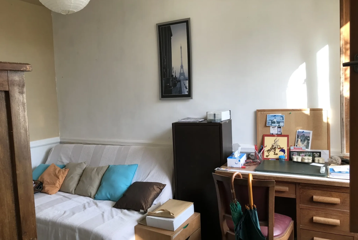 Maison en pierre à rénover avec jardin et vue campagne à Saint-Just 