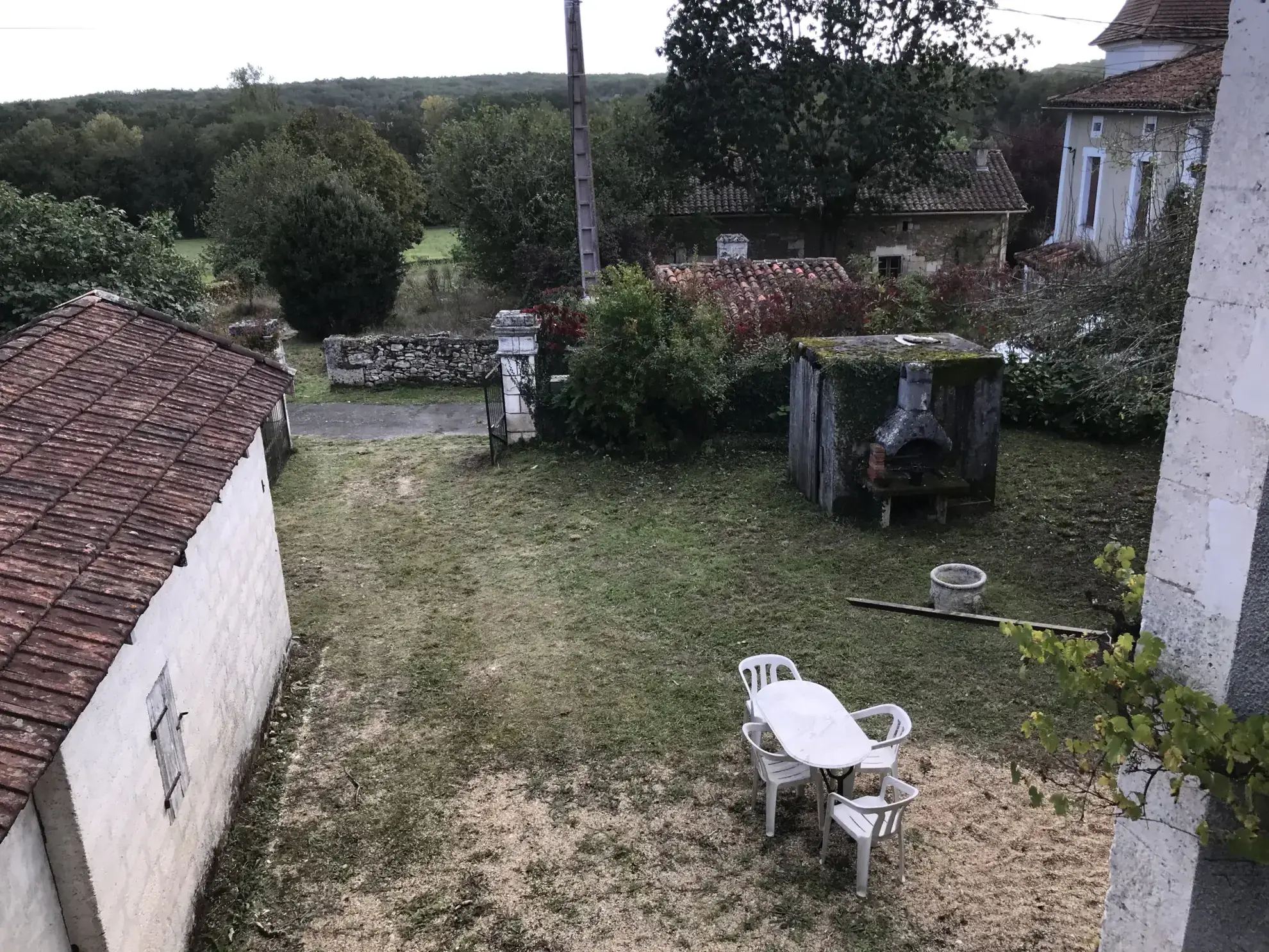 Maison en pierre à rénover avec jardin et vue campagne à Saint-Just 
