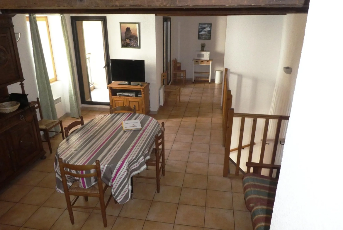 Maison de village à vendre à Duilhac-sous-Peyrepertuse avec terrasse et parking 