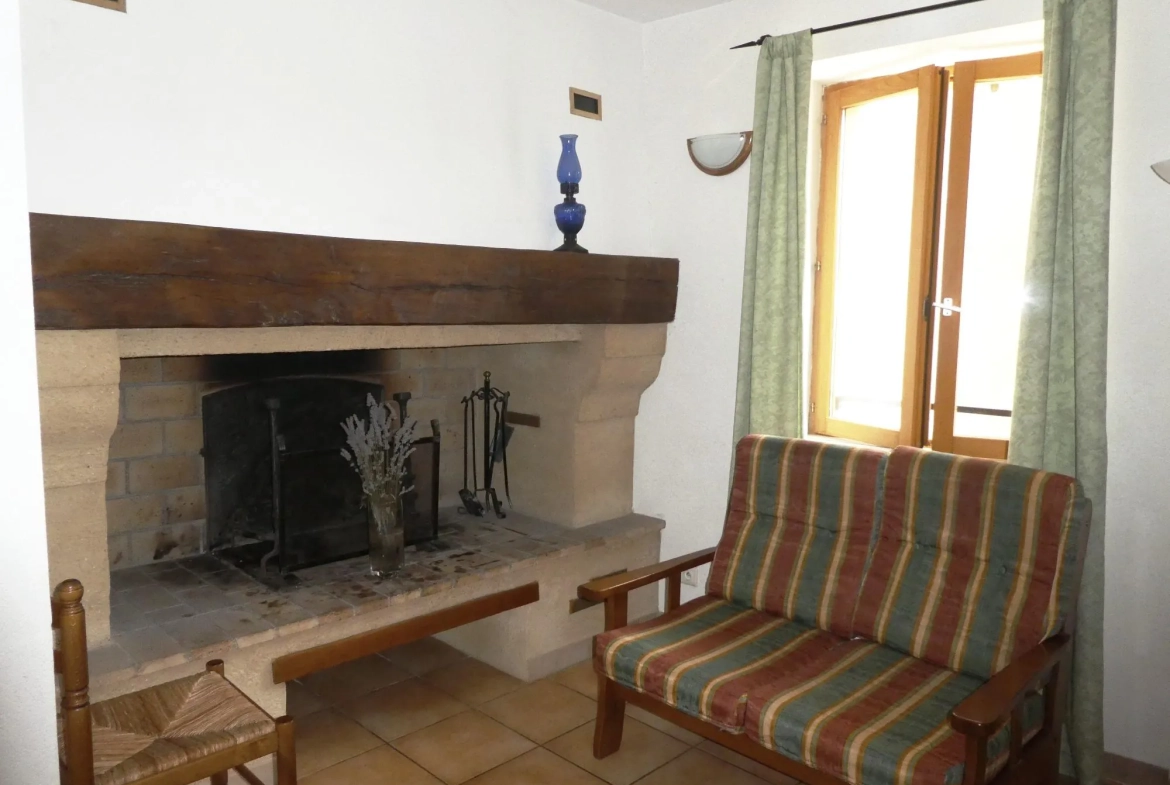 Maison de village à vendre à Duilhac-sous-Peyrepertuse avec terrasse et parking 