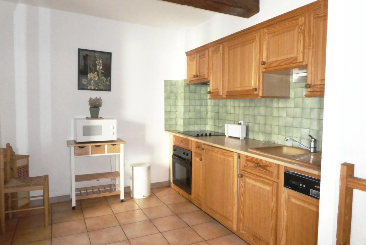 Maison de village à vendre à Duilhac-sous-Peyrepertuse avec terrasse et parking 