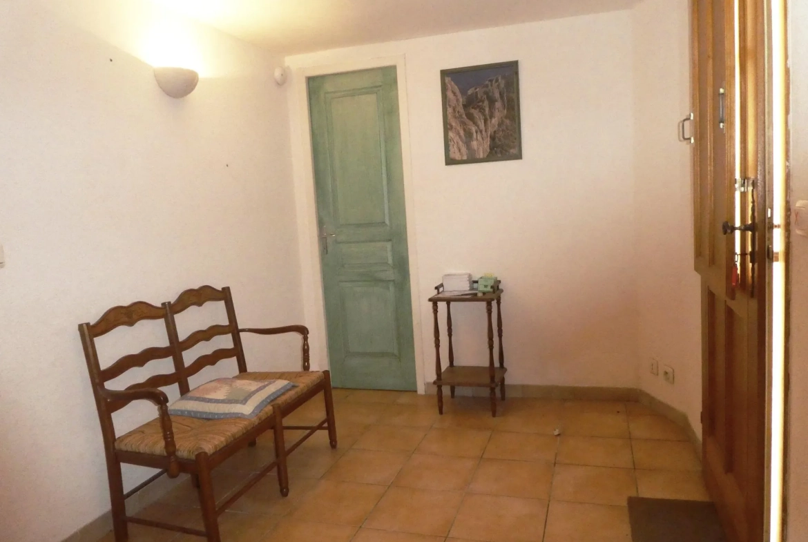 Maison de village à vendre à Duilhac-sous-Peyrepertuse avec terrasse et parking 