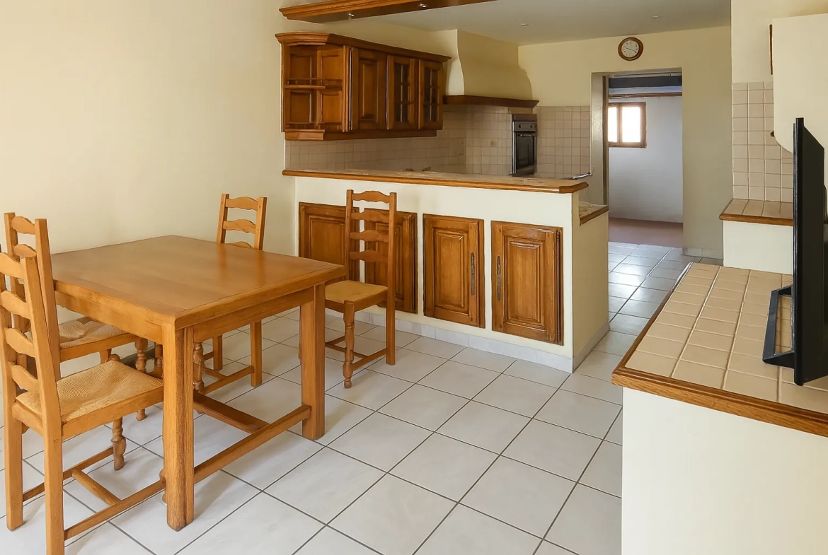 Maison à Gavisse de 155 m² avec jardin et potentiel d'aménagement 